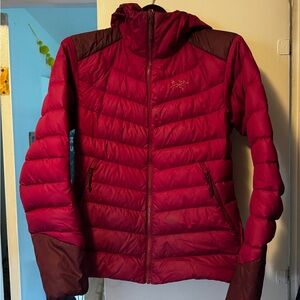 Women's hooded Puffer Jacket